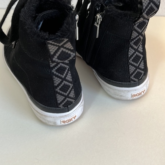 Roxy hi tops. Cute and fuzzy on the inside - Picture 4 of 8
